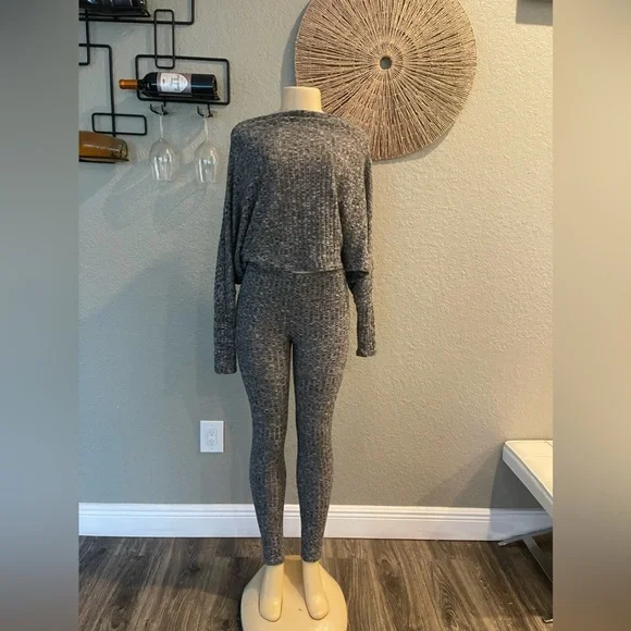 Grey & Wht Pant Set - Picture 3 of 3